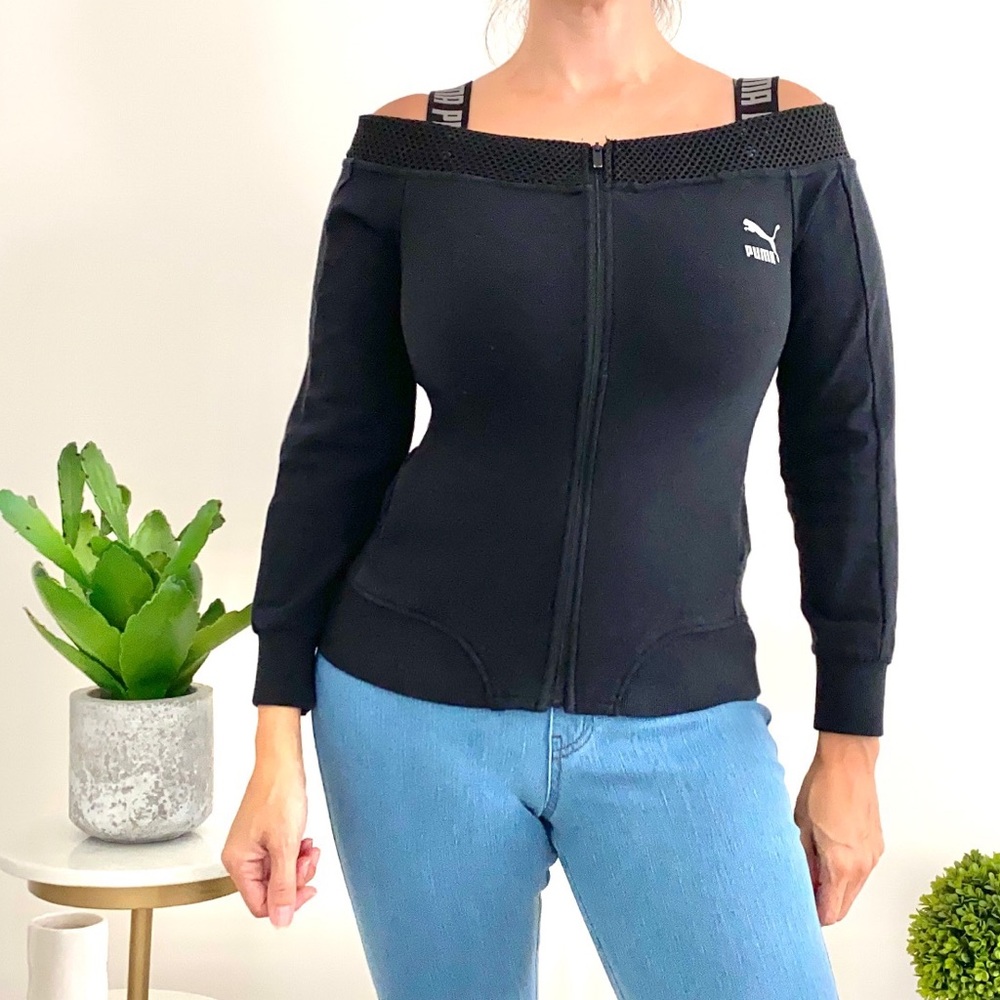 Woman's Puma Off The Shoulder T7 Top